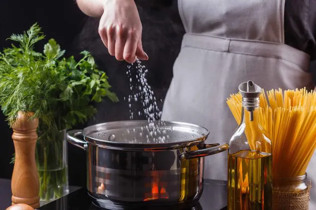 Fatti e miti sull’uso del bicarbonato di sodio nell’acqua: cosa fa davvero e cosa no
